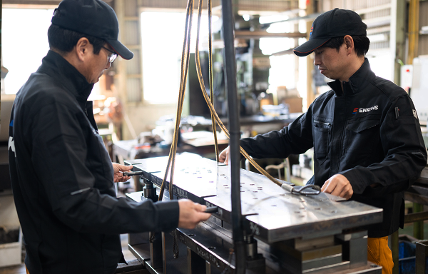 プレス金型・金型部品